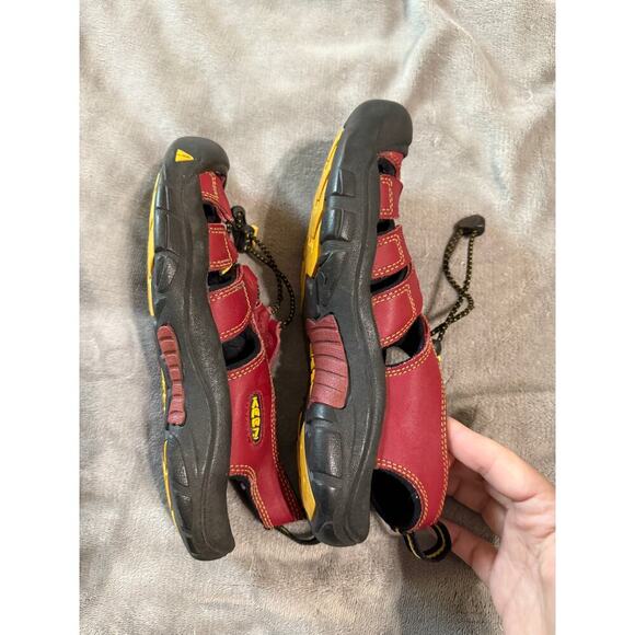 Keen Newport H2‎ Sport Sandal Kid's Size 5 EU 38 Red Closed Toe Hook & Loop Red - Picture 5 of 6